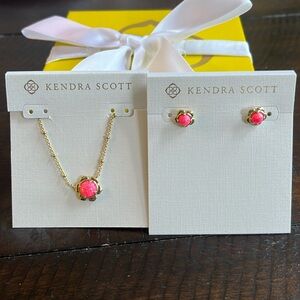 Like New Kendra Scott Susie Necklace and Earrings